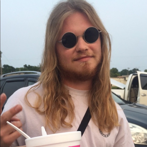 Meet your Posher, Cameron - Picture 1 of 1